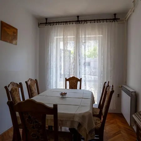 Irena's Place A2 Daire